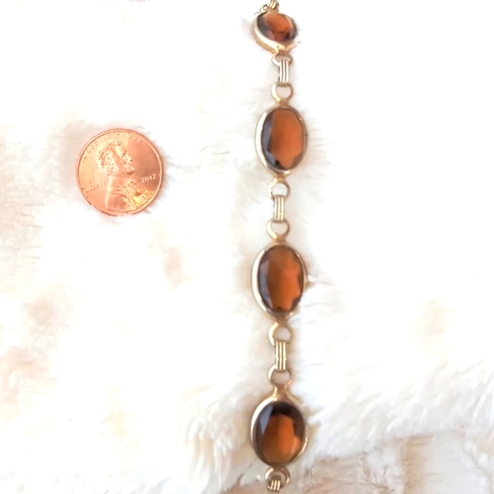 💖SOLD!💖 Vintage Signed Sarah Coventry Topaz & Gold Metal Bracelet.